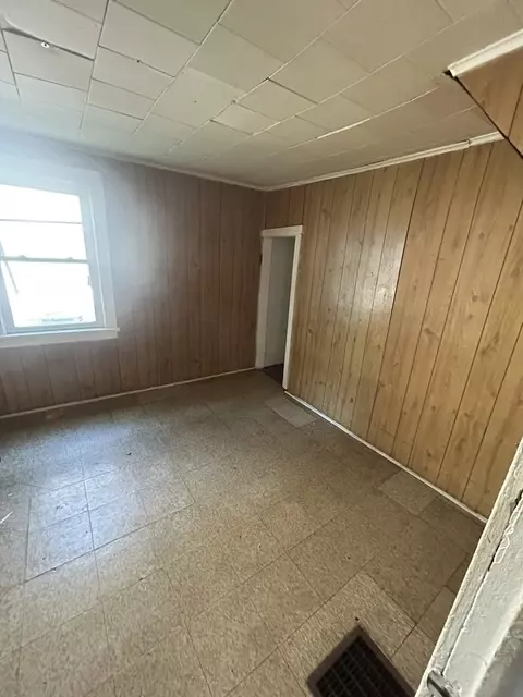 157 W Chestnut St, Kankakee, IL 60901 photo 5