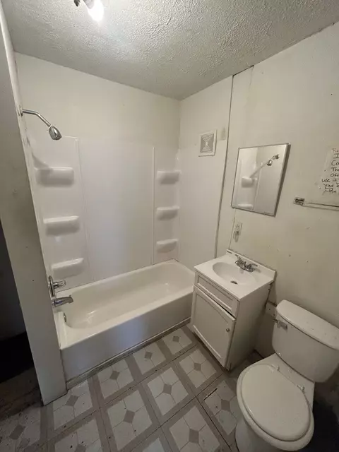 157 W Chestnut St, Kankakee, IL 60901 photo 9