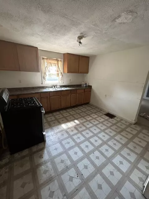157 W Chestnut St, Kankakee, IL 60901 photo 8