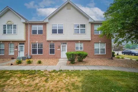 9222 W Arquilla Dr, Mokena, IL 60448