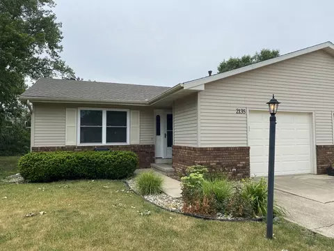 2135 Ivy Ct, Champaign, IL 61821