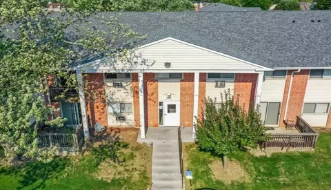 680 Marilyn Ave #101, Glendale Heights, IL 60139