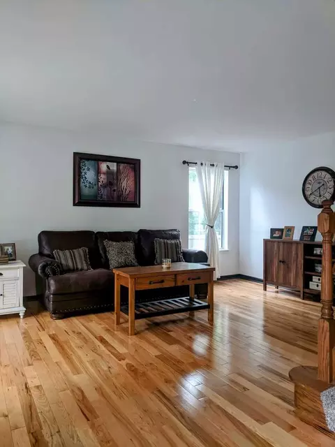 7 Deerpath Ct, Cary, IL 60013 photo 4