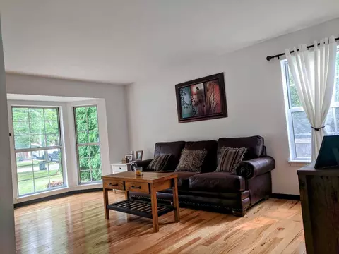 7 Deerpath Ct, Cary, IL 60013 photo 3
