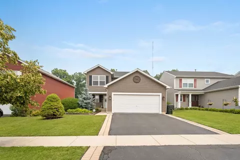 2231 N Arapahoe Trl, Round Lake Heights, IL 60073
