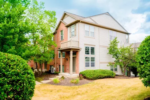 418 Conservatory Ln, Aurora, IL 60502