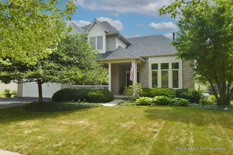 110 N Daniels Dr, Batavia, IL 60510