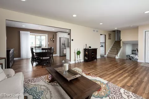 7748 Brompton Dr, Darien, IL 60561 photo 5