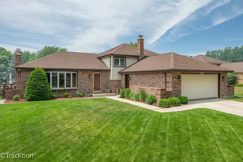 7748 Brompton Dr, Darien, IL 60561