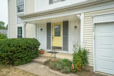 590 Paddock Dr, Wheeling, IL 60090 photo 2