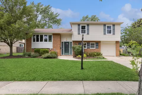 1468 E Gloria Dr, Palatine, IL 60074