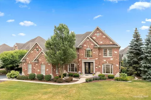 39 W769 Henry David Thoreau Pl, Saint Charles, IL 60175