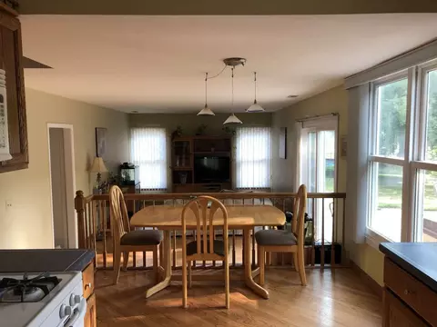 1031 John Dr, Hoffman Estates, IL 60169 photo 6