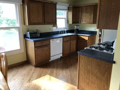 1031 John Dr, Hoffman Estates, IL 60169 photo 5