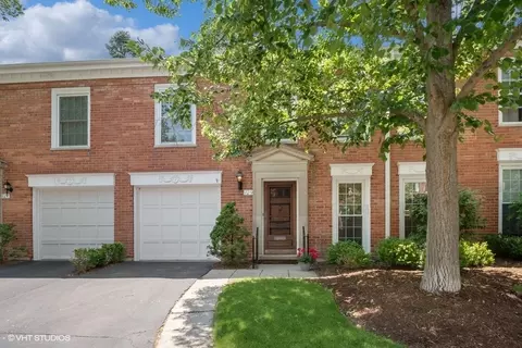 729 Raleigh Ct, Northbrook, IL 60062