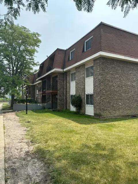 535 Hill Dr #201, Hoffman Estates, IL 60169