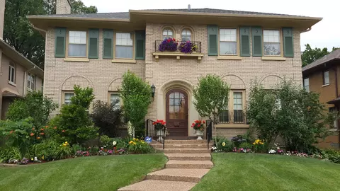 1015 N Oak Park Ave, Oak Park, IL 60302