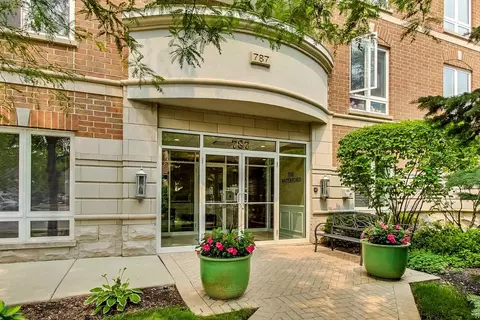 787 Graceland Ave #503B, Des Plaines, IL 60016