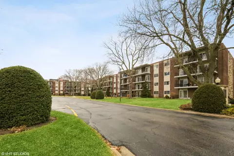 5540 Walnut Ave #21A, Downers Grove, IL 60515