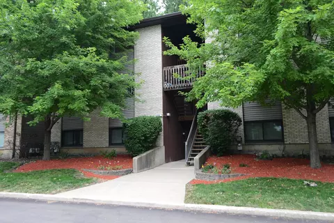 2356 South St #F, Elgin, IL 60123
