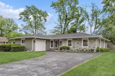 711 W Maude Ave, Arlington Heights, IL 60004