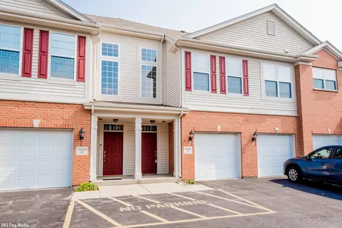10225 Mulberry Ln #J, Bridgeview, IL 60455