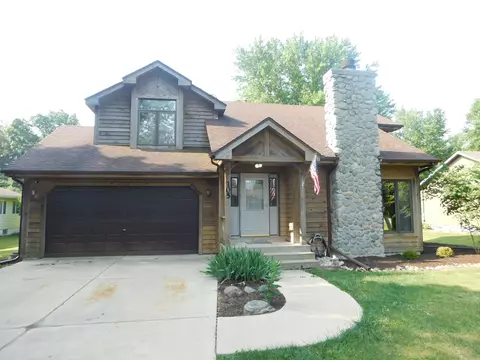 105 Tammy Ln, Lake Holiday, IL 60552