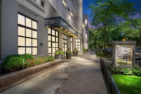 33 W Delaware Pl #6H, Chicago, IL 60610