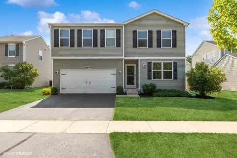 1849 Powers Rd, Woodstock, IL 60098