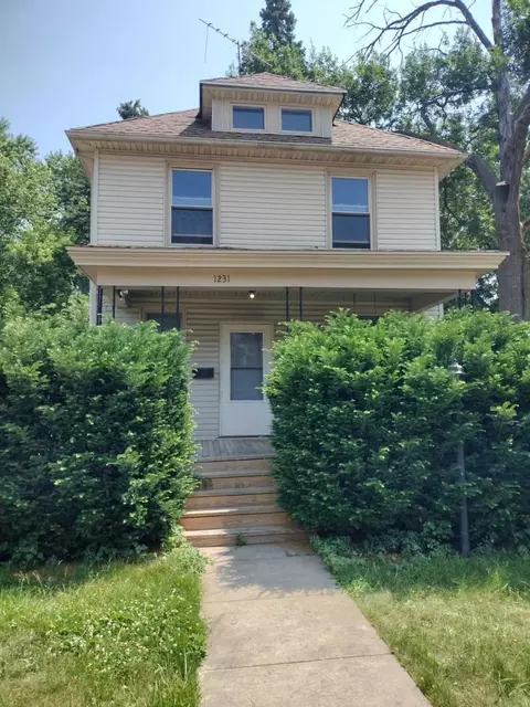 1231 S Maple Ave, Freeport, IL 61032