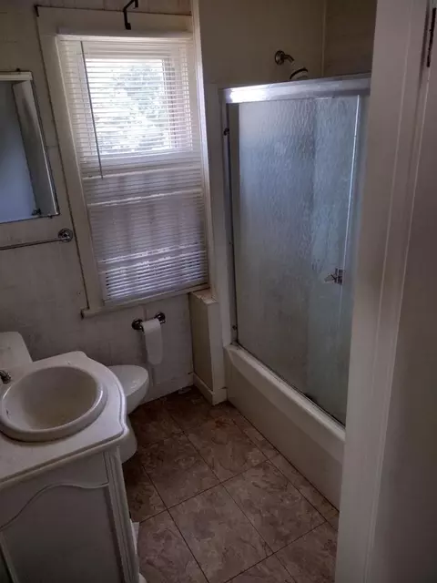 1231 S Maple Ave, Freeport, IL 61032 photo 12