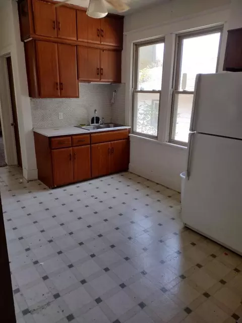 1231 S Maple Ave, Freeport, IL 61032 photo 7