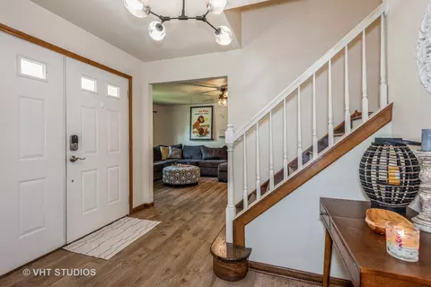 625 Chatham Cir, Algonquin, IL 60102 photo 2