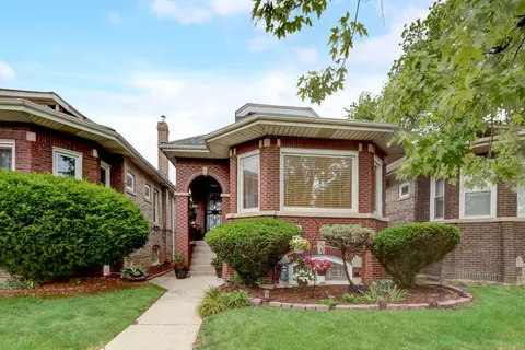9204 S Elizabeth St, Chicago, IL 60620