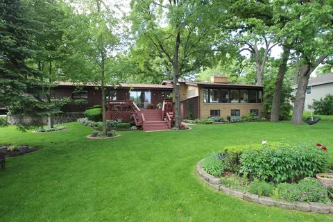 431 Banbury Rd, Mundelein, IL 60060