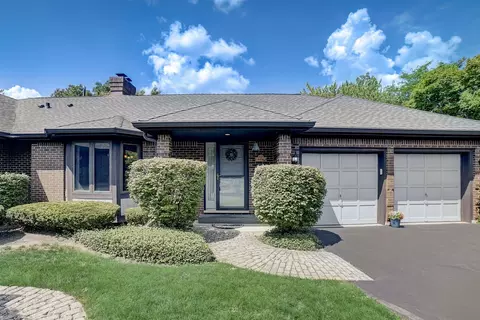 21 Phillippi Creek Dr, Elgin, IL 60120