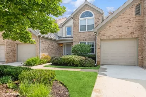 1913 W Ashbury Ln, Inverness, IL 60067