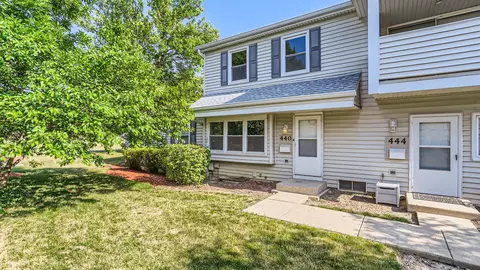 440 Liberty Ct #2304, Schaumburg, IL 60194