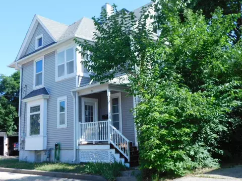 211 Franklin Pl, Rockford, IL 61103
