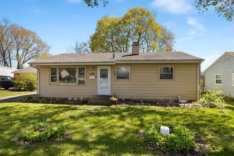 479 Brook Dr, Crystal Lake, IL 60014