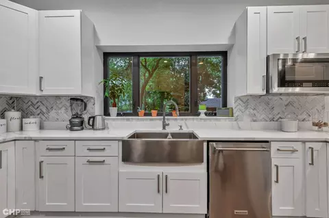 2047 W 110th St, Chicago, IL 60643 photo 7