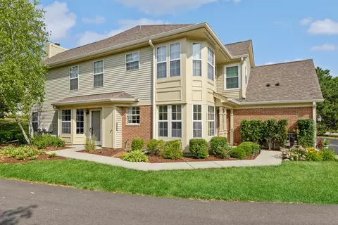532 Penny Ln #A, Crystal Lake, IL 60014