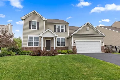 2390 Woodside Dr, Carpentersville, IL 60110