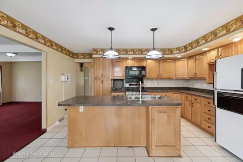 2750 Chariot Ln, Olympia Fields, IL 60461 photo 5