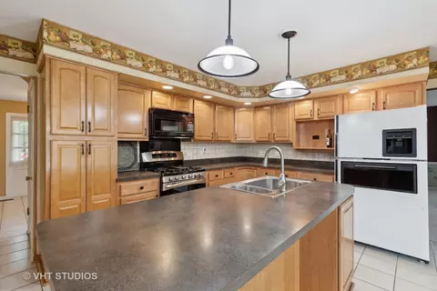 2750 Chariot Ln, Olympia Fields, IL 60461 photo 8
