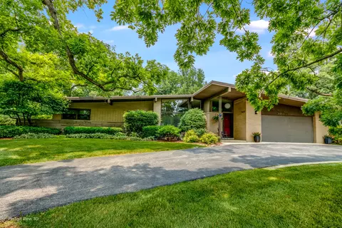 7900 Oak Ridge Dr, Palos Park, IL 60464