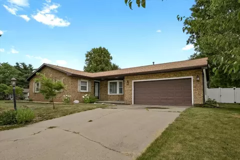 2302 Clover Ln, Champaign, IL 61821