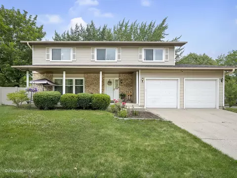 1 Gannet Cir, Bolingbrook, IL 60440