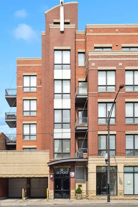 2700 N Halsted St #P11, Chicago, IL 60614