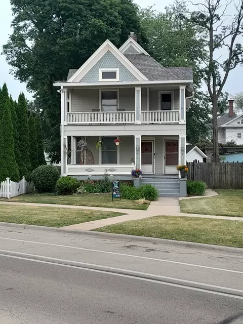 1033 Harlem Blvd, Rockford, IL 61103